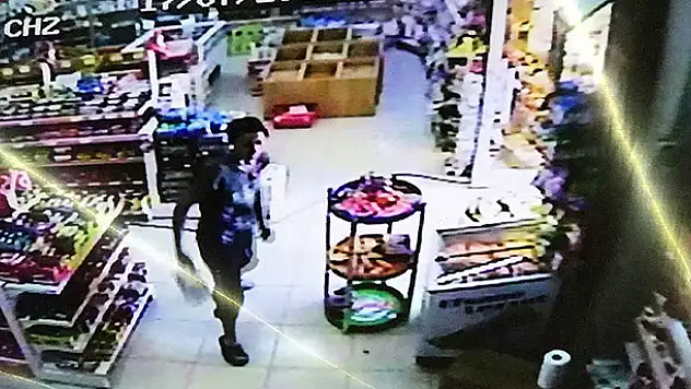 Konya'da marketten hırsızlık - Kasadan para çalıp, veresiye teklif ettiler