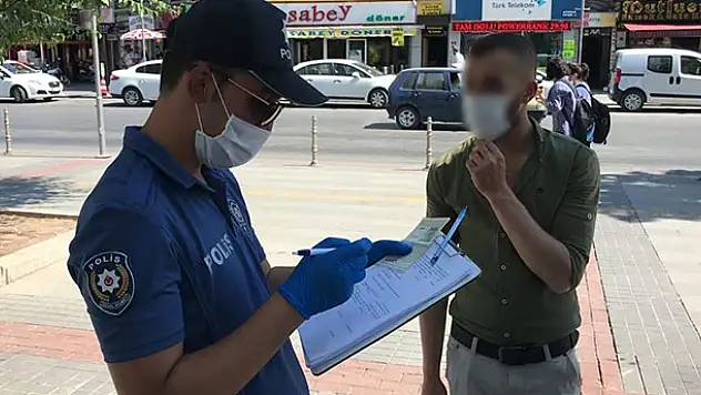 Konya'da maske ve sosyal mesafeyi ihlal eden 90 kişiye 100 bin lira ceza