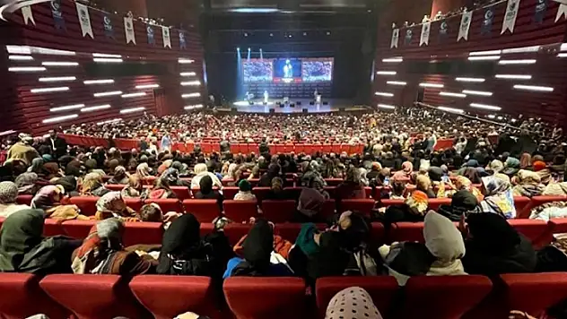 Konya'da Mekke'nin fethinin 1392'inci yıl dönümü kutlandı
