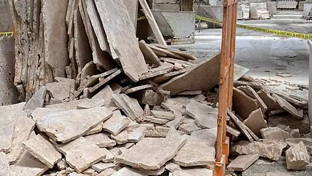 Konya'da mermer plakanın altında kalan Suriyeli işçi hayatını kaybetti