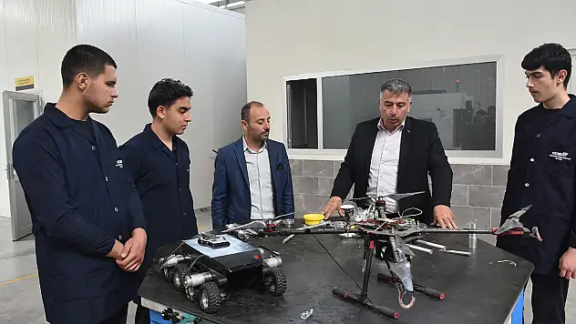Konya'da meslek liseli öğrenciler savunma sanayisinin ihtiyaçlarına göre yetiştiriliyor
