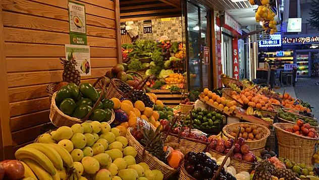 Konya'da mevsimi olmayan tek manav Yaka'da