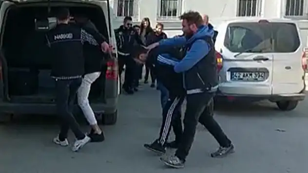 Konya'da meyve suyu kutusunda eroin ele geçirildi! 6 şüpheli tutuklandı
