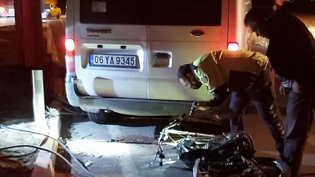 Konya'da minibüs ile motosiklet çarpıştı: 2 yaralı
