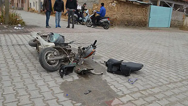 Konya'da minibüs ile motosiklet çarpıştı: 2 yaralı