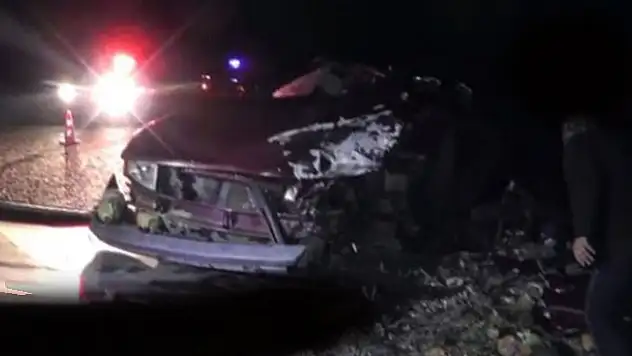 Konya'da minibüs otomobille çarpıştı : 2 ölü, 11 yaralı