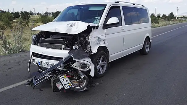 Konya'da minibüsle motosiklet çarpıştı: 2 ölü