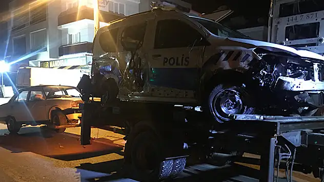 Konya'da minibüsle polis otosu çarpıştı: 2 yaralı