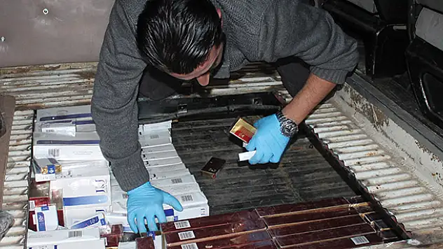 Konya'da minibüsten 6 bin paket kaçak sigara çıktı