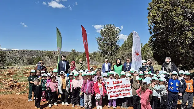 Konya'da minik eller toprakla buluştu