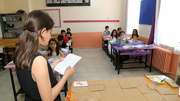Konya'da minik öğrencilerin mektubuna sınır ötesindeki Mehmetçikten cevap geldi