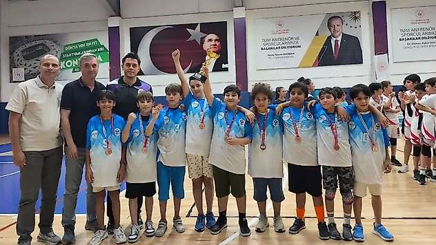 Konya'da minikler terledi, kupalar sahiplerini buldu
