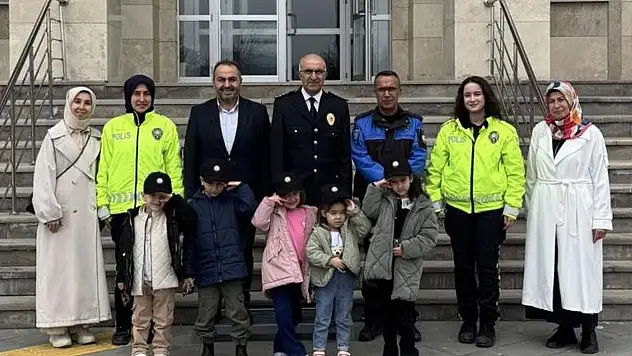 Konya'da miniklerden duygulandıran ziyaret