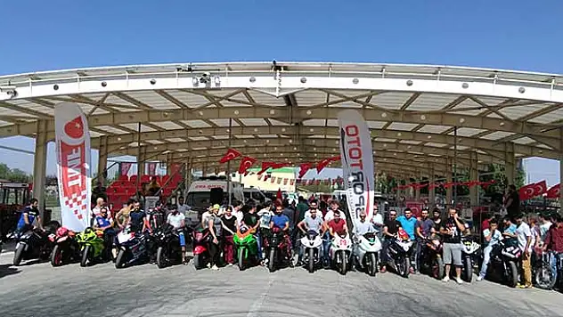 Konya'da MotoDrag Yarışları Nefes Kesti