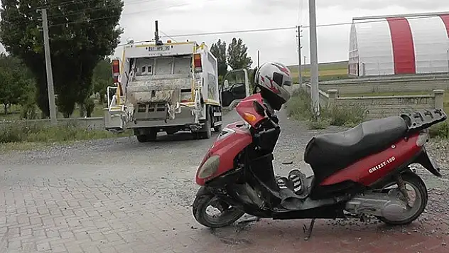 Konya'da Motosiklet Çöp Kamyonuna Çarptı : 1 Yaralı
