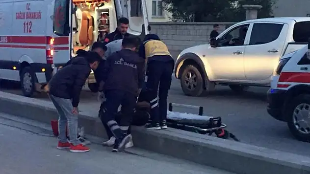 Konya'da motosiklet ile elektrikli bisiklet çarpıştı: 2 yaralı
