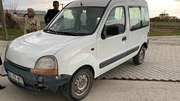 Konya'da motosiklet ile hafif ticari araç çarpıştı: 2 yaralı
