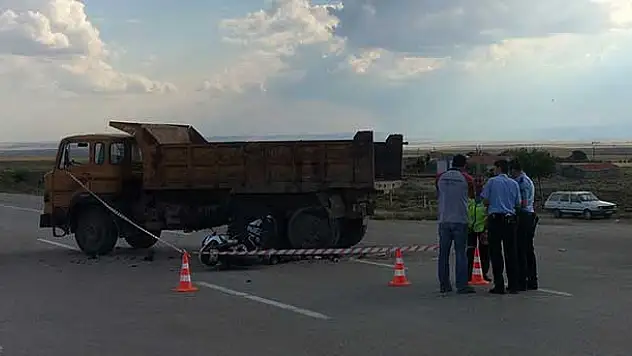 Konya'da motosiklet ile kamyon çarpıştı: 2 ölü