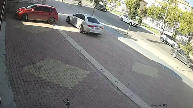 Konya'da motosiklet otomobille çarpıştı: 2 yaralı
