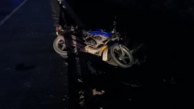 Konya'da motosikletin bariyerlere çarpması sonucu 2 kişi yaralandı
