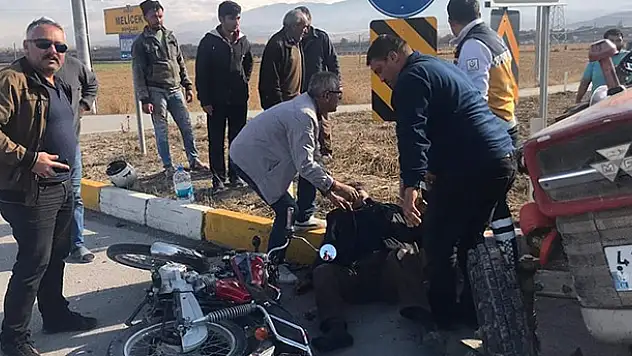 Konya'da motosikletle traktör çarpıştı: 1 ölü, 1 yaralı