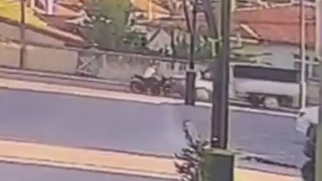 Konya'da motosikletli çocuk kamyonetle çarpıştı