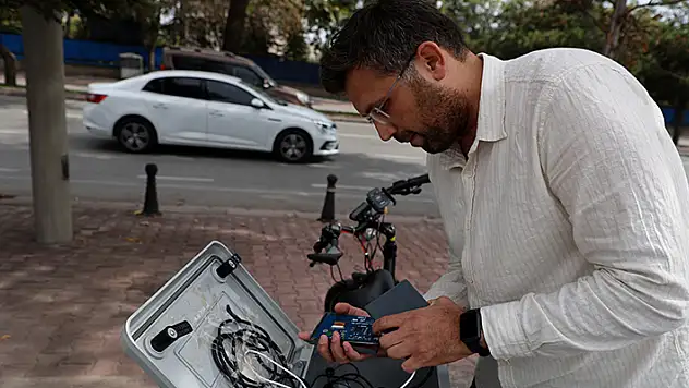 Konya'da mühendislik öğrencisi, bisiklet kullanıcılarının daha güvenli ve rahat seyahat edebilmeleri için proje geliştirildi
