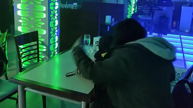 Konya'da mührü bozup eğlenenler polise yakalandı! 30 kişiye işlem yapıldı
