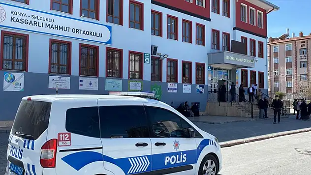 Konya'da muhtar adaylarının yakınları okul bahçesinde kavga etti

