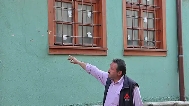 Konya'da muhtarın evi kurşunlandı