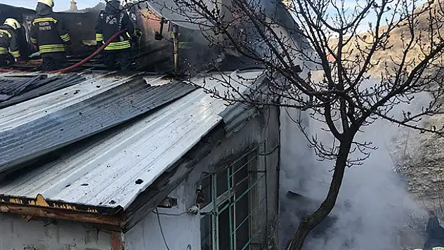 Konya'da müstakil evdeki yangın paniğe neden oldu