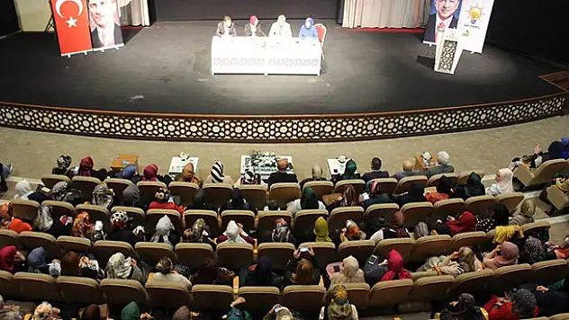 Konya'da 'Mutlu Ebeveyn, Güçlü Aile' programı