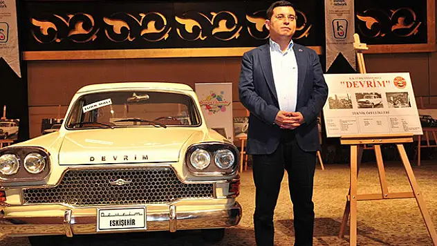 Konya'da nostaljik otomobiller tanıtıldı