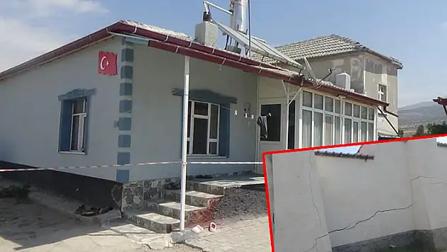Konya'da obruk riskine karşı ev boşaltıldı!