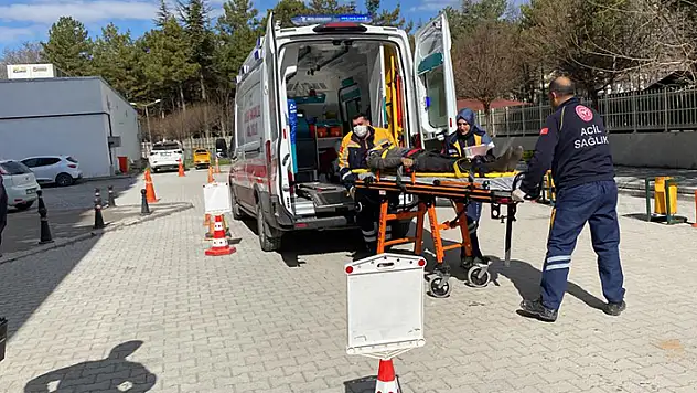 Konya'da odun toplarken beton bloğun altında kalan kişi yaralandı
