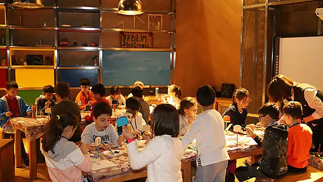 Konya'da öğrenciler ara tatili bilimle geçiriyor