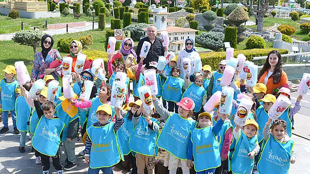 Konya'da öğrenciler, Kızlar Kayası ve 80 Binde Devri Alem Parkı'nı gezdi