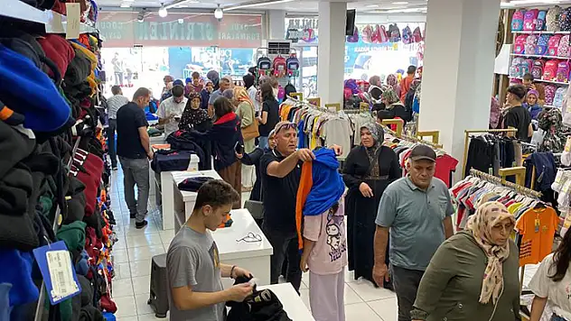 Konya'da okul alışverişinde son gün yoğunluğu