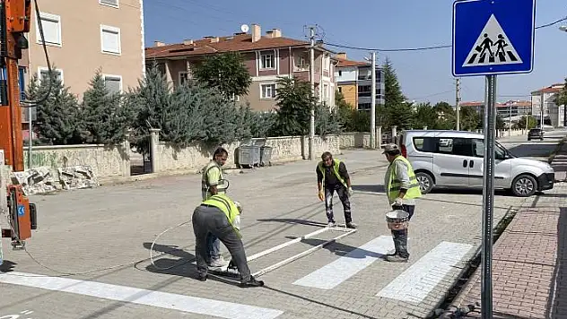 Konya'da okul bölgesindeki yaya geçitleri yenilendi
