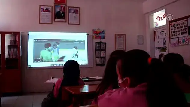 Konya'da okullardaki öğrencilere 112'yle ilgili bilgilendirici video izletildi
