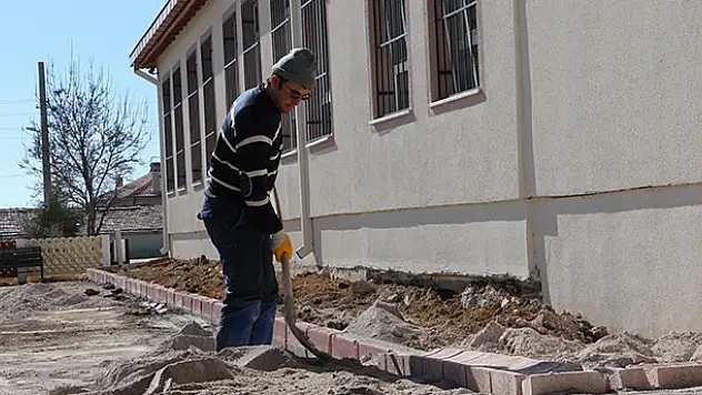 Konya'da okulların çevre düzenlemesi sürüyor