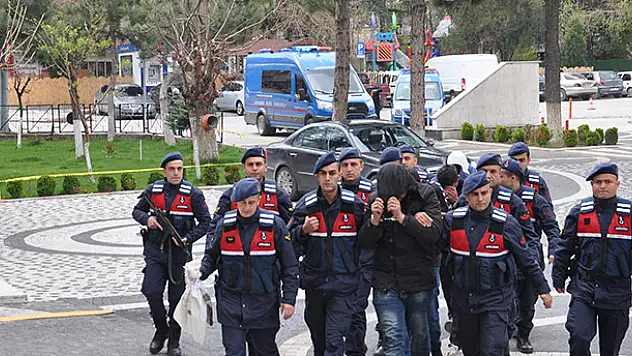 Konya'da okulu soyan hırsızlar yakalandı