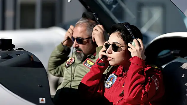 Konya'da okuyan genç pilotlar, mezun olmadan iş teklifi aldı! 
