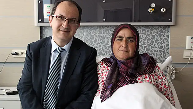 Konya'da omurilik tümörü olan kadın felç kalmaktan kurtuldu