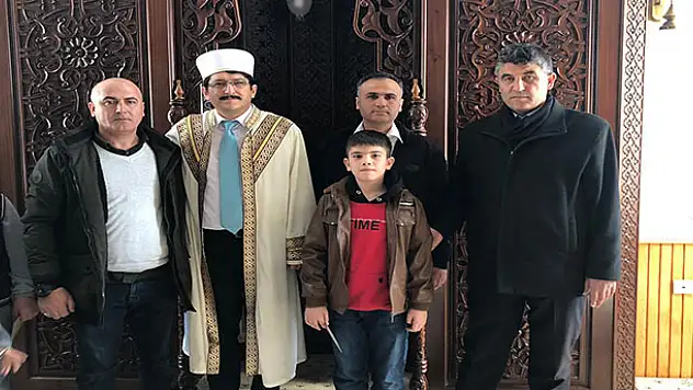Konya'da ortaokul öğrencisi kazandığı para ödülünü depremzedelere bağışladı