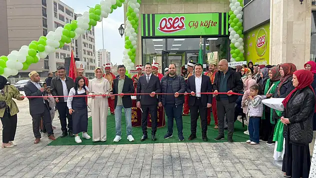 Konya'da Oses Çiğköfte '1001 kere maşallah' dedirtti
