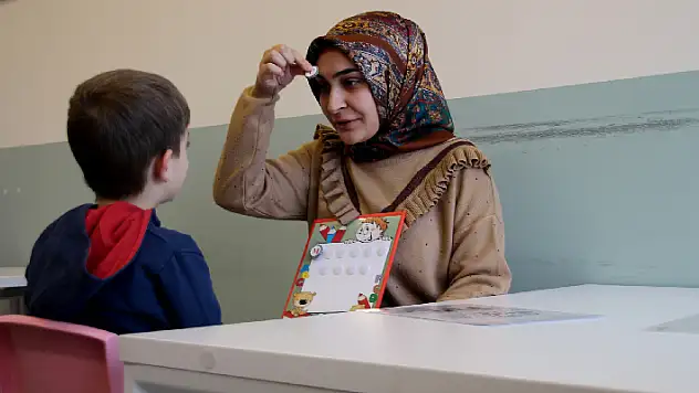 Konya'da otizmli çocukların geleceği erken tanı ve tedaviyle şekilleniyor
