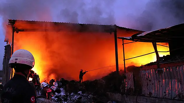 Konya'da oto lastik tamirhanesinde korkutan yangın