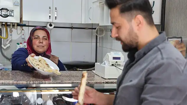 Konya'da  oto tamircisi olmak isteyen 4 çocuk annesi, sanayinin börekçi ablası oldu
