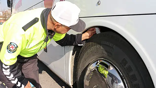 Konya'da otobüslere kış lastiği denetimi!  625 lira ceza cezası var
